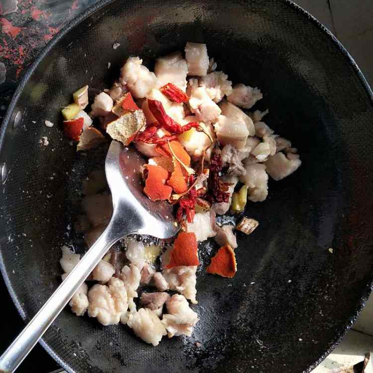 萝卜干烧肉步骤10