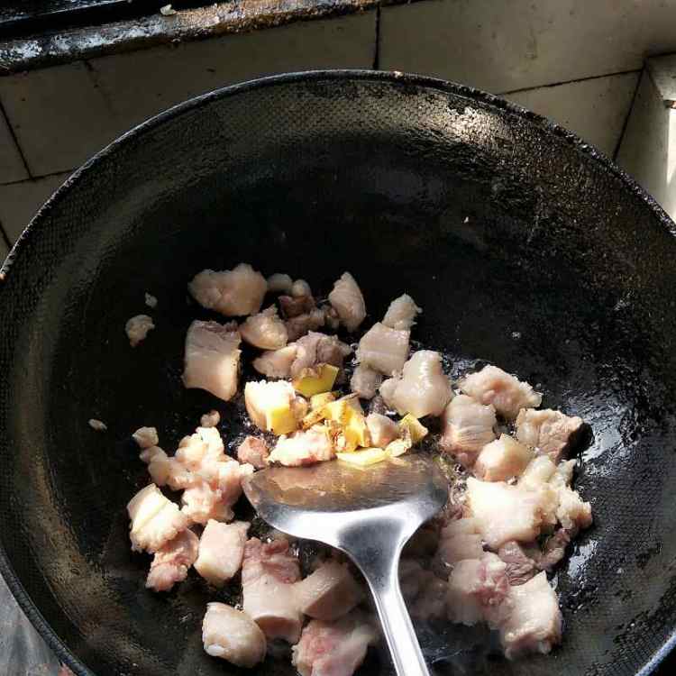 萝卜干烧肉步骤9