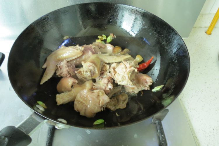 山鸡炖蘑菇步骤5