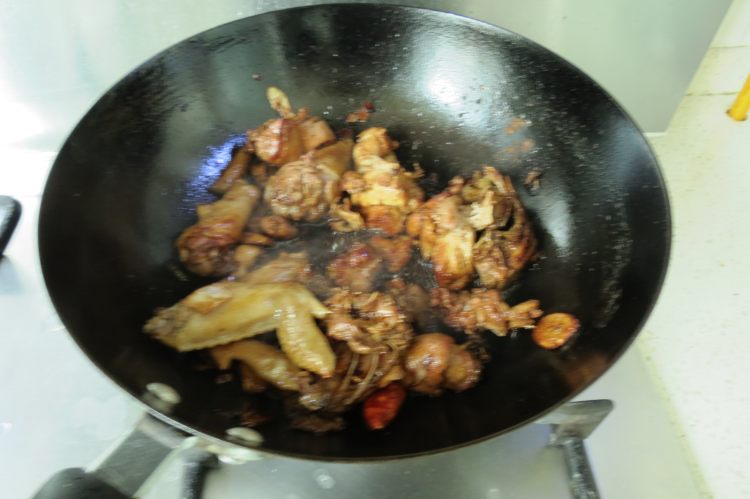 山鸡炖蘑菇步骤6