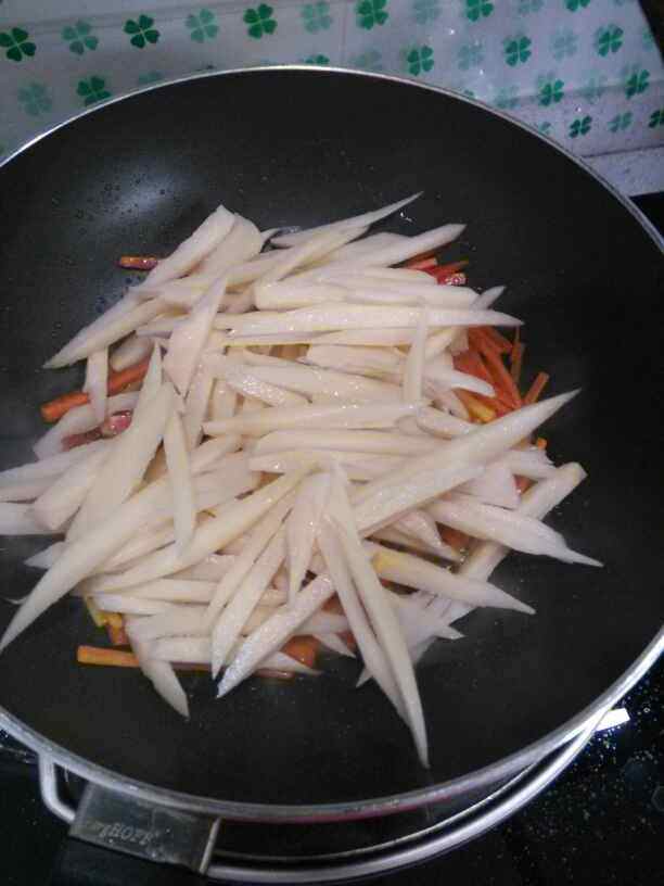 莲藕肉丝步骤5