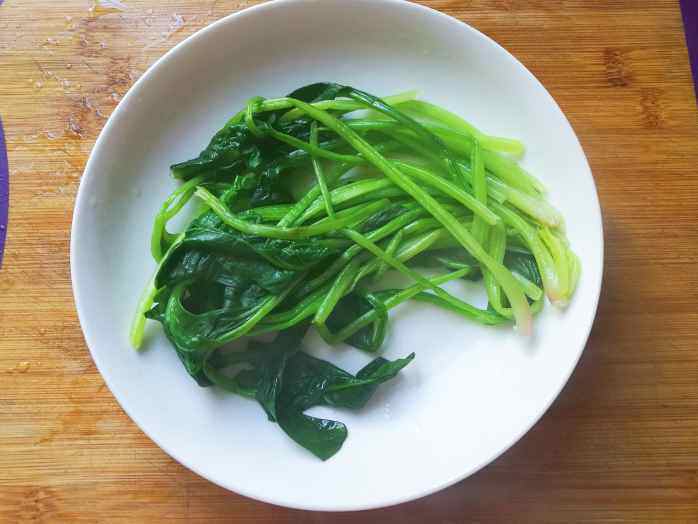菠菜鸡蛋糕步骤3