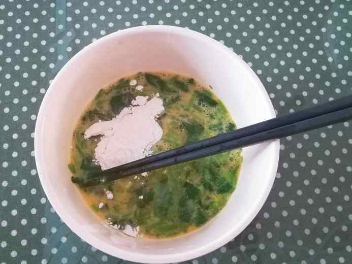菠菜鸡蛋糕步骤5
