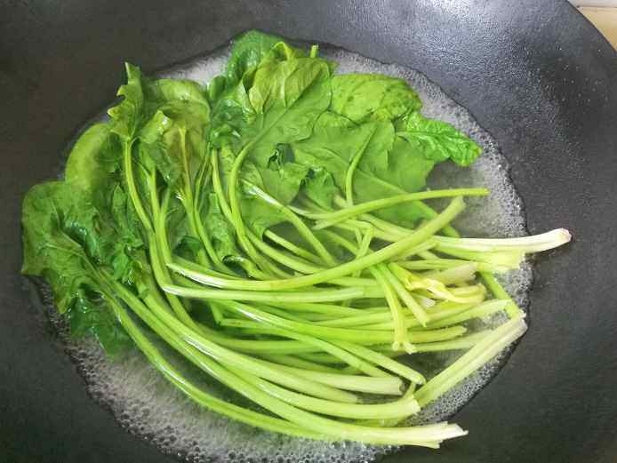 菠菜鸡蛋糕步骤2