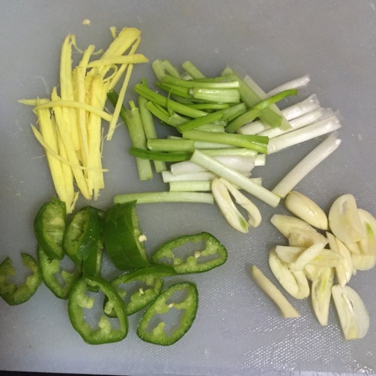 沙茶酱炒鱿鱼步骤5