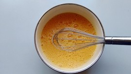 香椿头炒鸡蛋步骤5