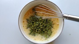 香椿头炒鸡蛋步骤6