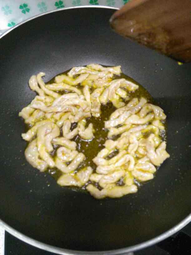 蒜台炒肉步骤2