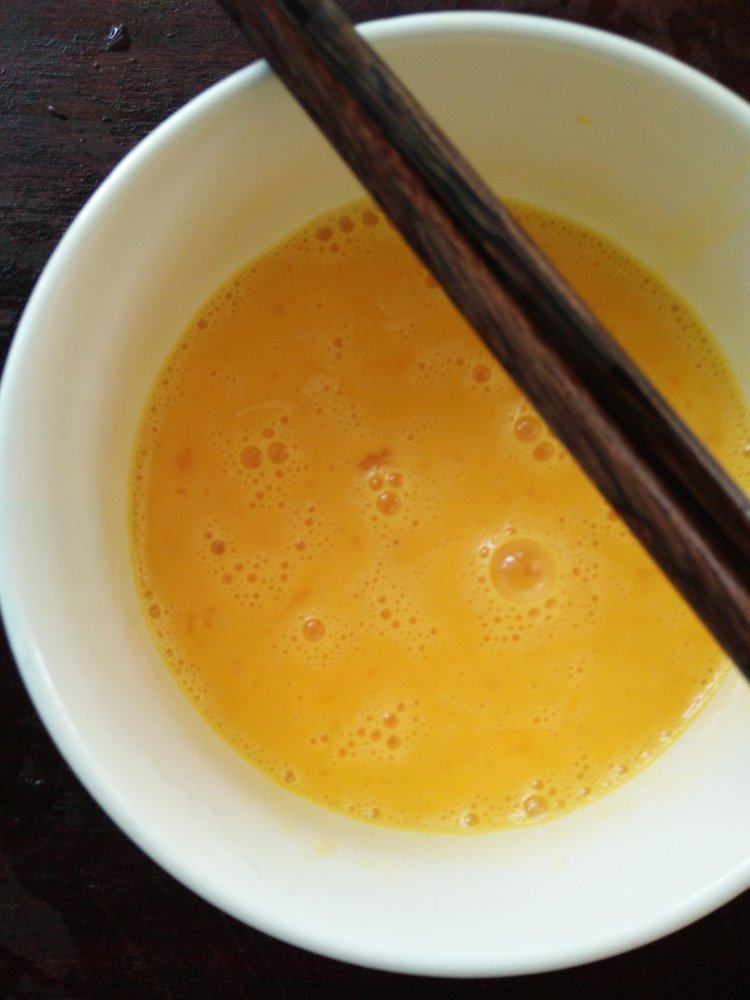 青椒炒蛋步骤2