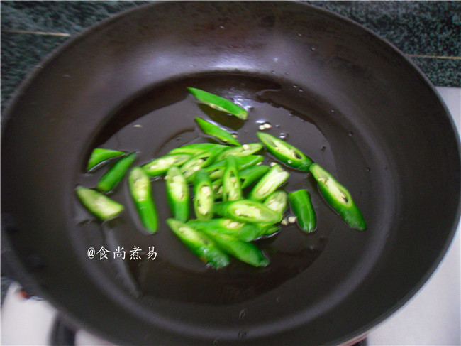 橄榄菜拌豆腐泡步骤2