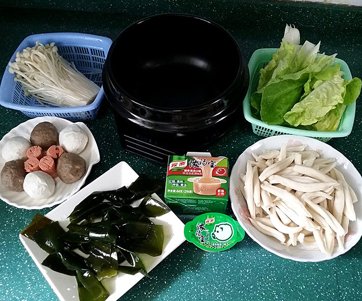 浓汤面疙瘩火锅步骤1