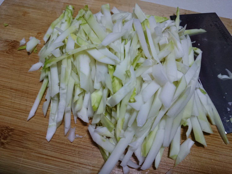 虾皮拌儿菜步骤3