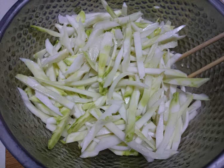 虾皮拌儿菜步骤6