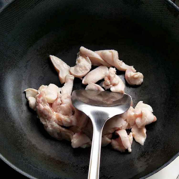 蒜苗炒肉步骤3