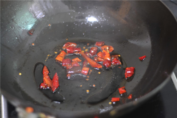 黄瓜丁烧豆腐步骤3