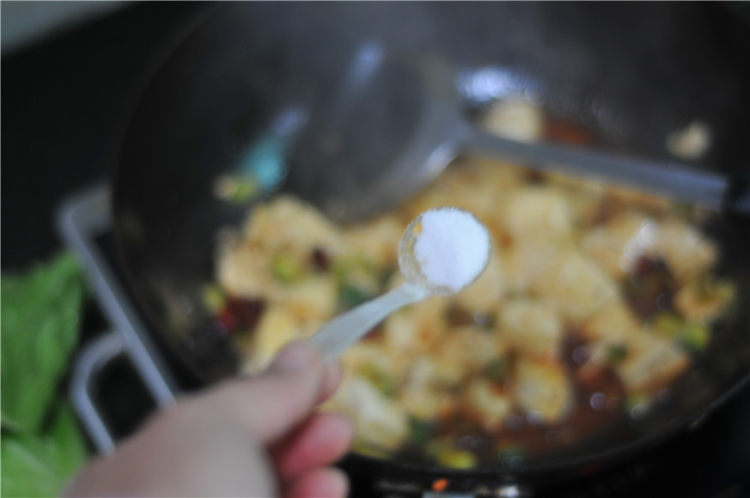 黄瓜丁烧豆腐步骤7