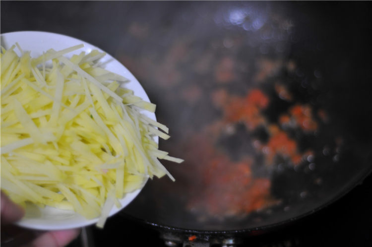 西红柿炒土豆丝步骤4
