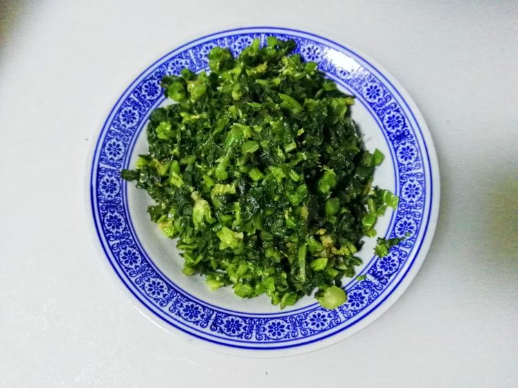 野辣菜炒鸡蛋干步骤2