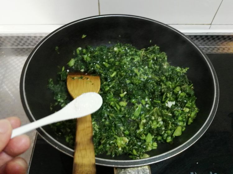 野辣菜炒鸡蛋干步骤6