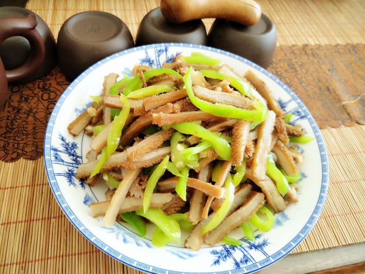 尖椒炒肚丝步骤7