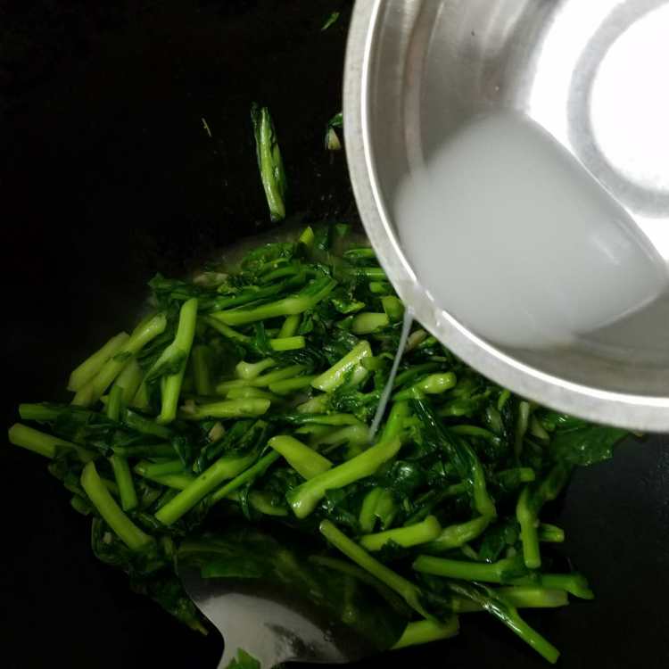蒜蓉炒油菜心步骤9