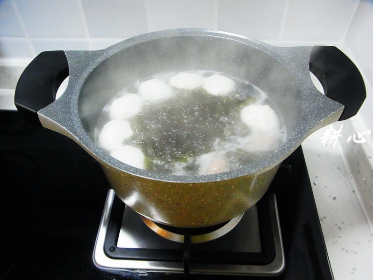鱼丸鱼饺紫菜汤步骤5