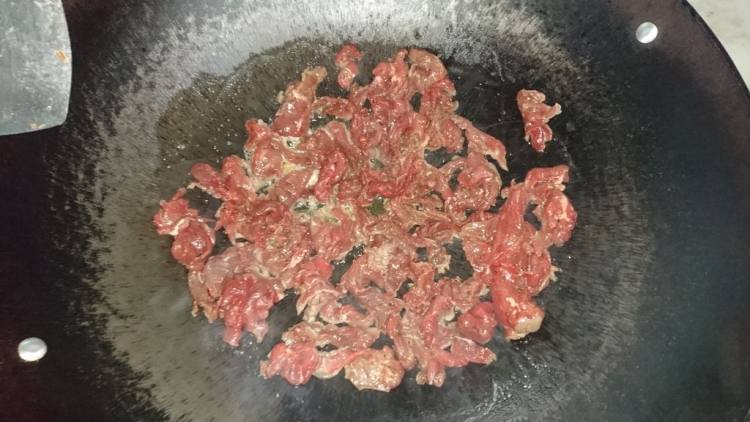 凉瓜炒牛肉步骤5