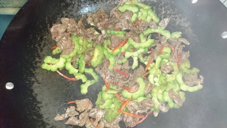 凉瓜炒牛肉步骤9