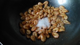 油爆虾步骤7