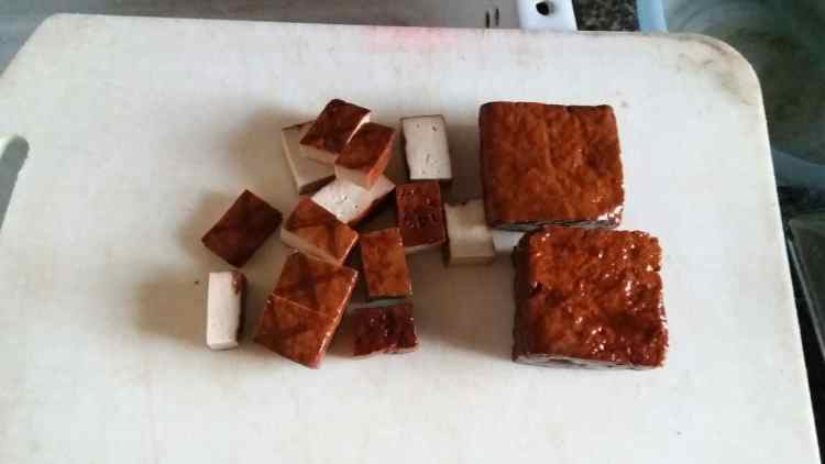 腊肉炒豆干步骤2