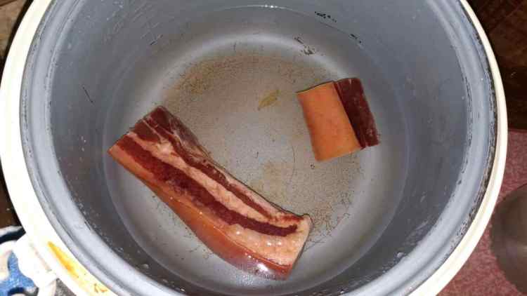 腊肉炒豆干步骤3