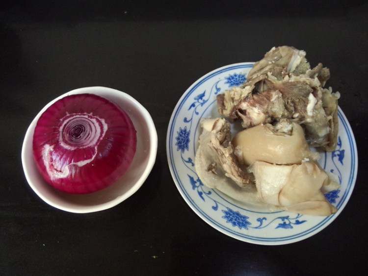 洋葱炒羊肉步骤1