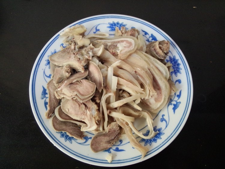 洋葱炒羊肉步骤2