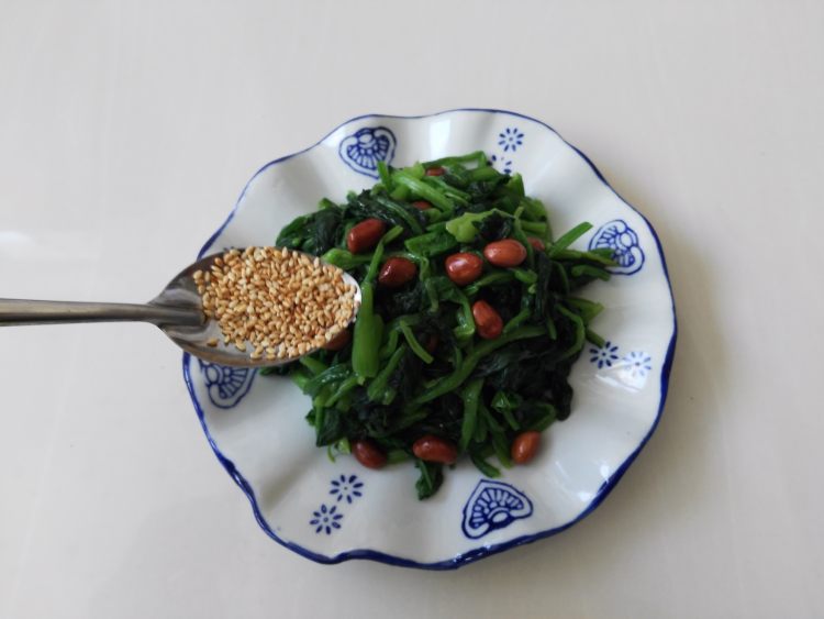 果仁芝麻菠菜步骤9