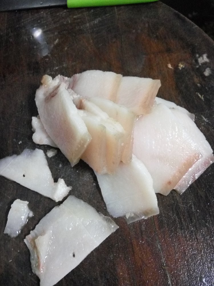 莴笋尖炒肉步骤2