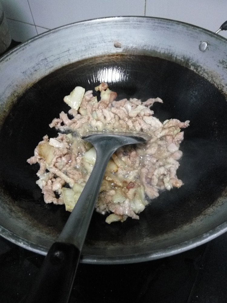 蒜薹肉丝步骤5