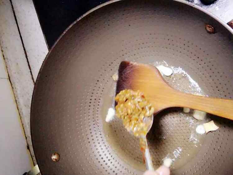 清炒棒菜步骤6