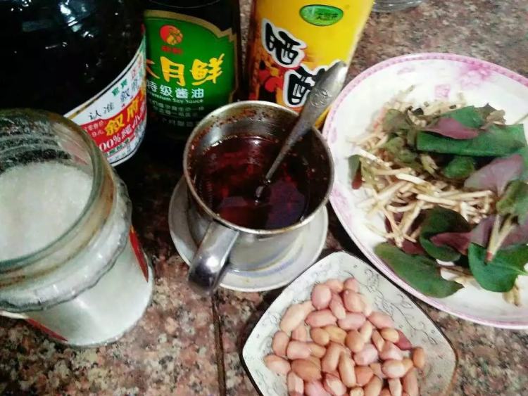 凉拌折耳根步骤5