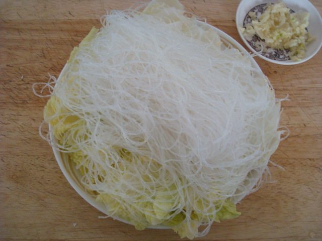 蒜蓉粉丝蒸娃娃菜步骤3