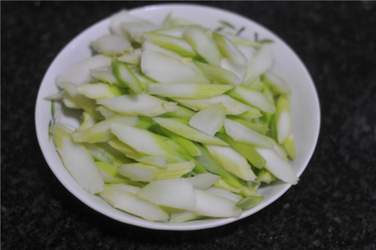 猪油炒白菜苔步骤1