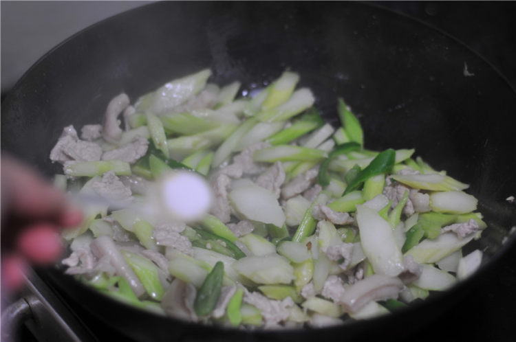 猪油炒白菜苔步骤5