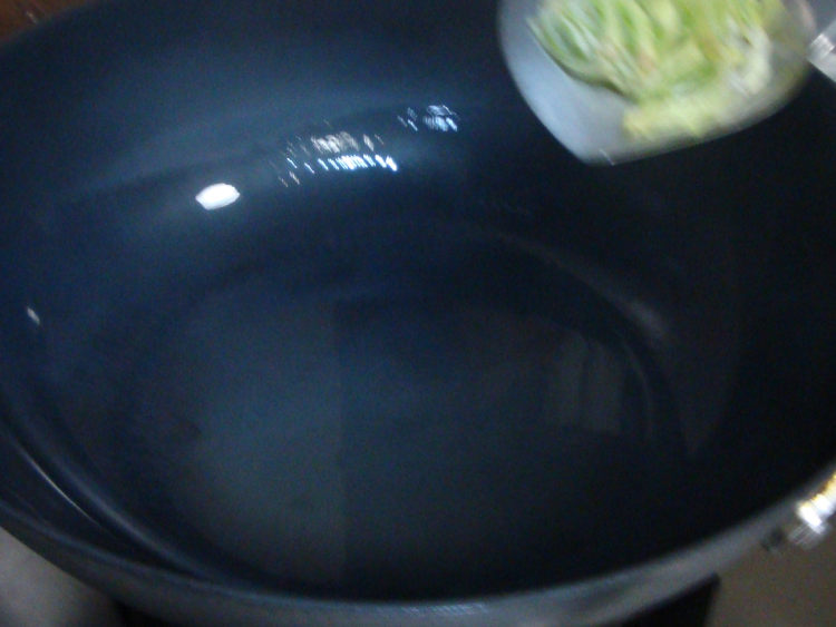 菜花炒西红柿步骤5