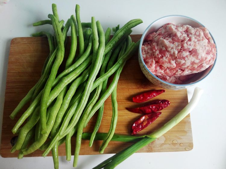 四季豆肉沫步骤1