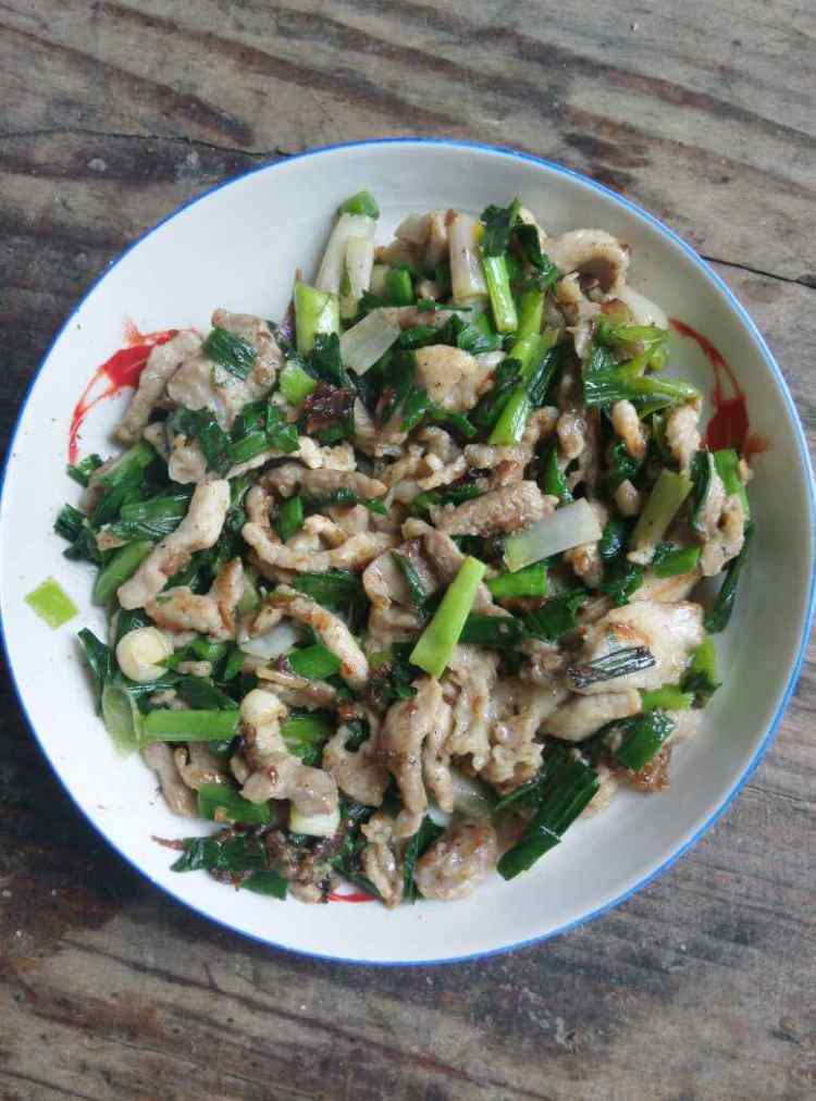 青蒜肉丝步骤6