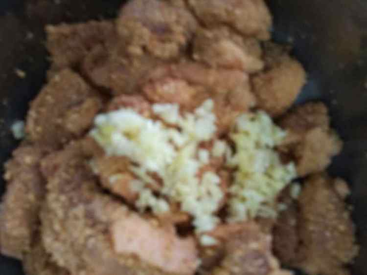 粉蒸肉步骤3