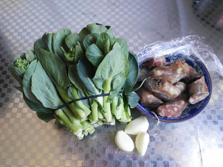 青菜苔炒香肠步骤1