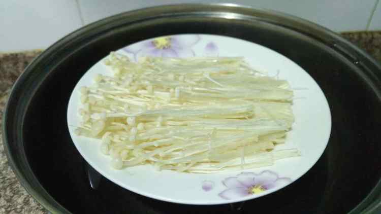 葱油蒸金针菇步骤2