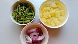 土豆芦笋炖小排步骤4