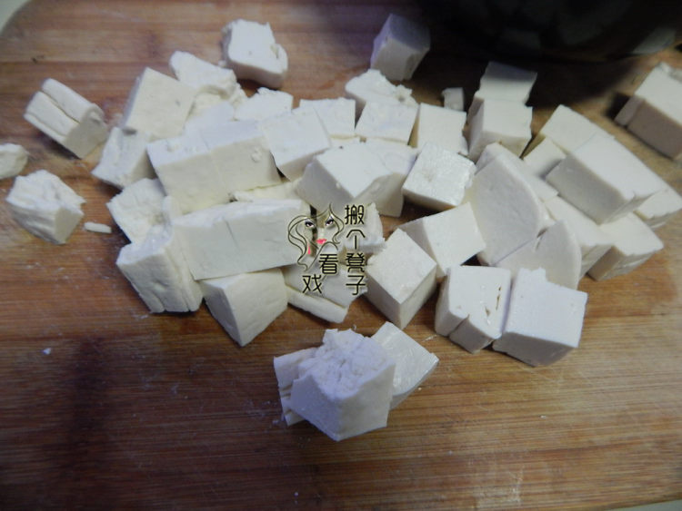 罗勒番茄肉末豆腐步骤1