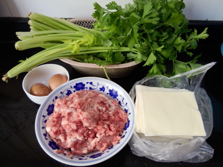 芹菜大馄饨步骤1